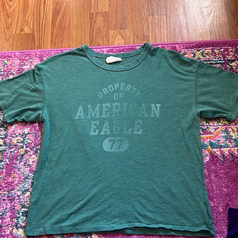 american eagle cropped tee